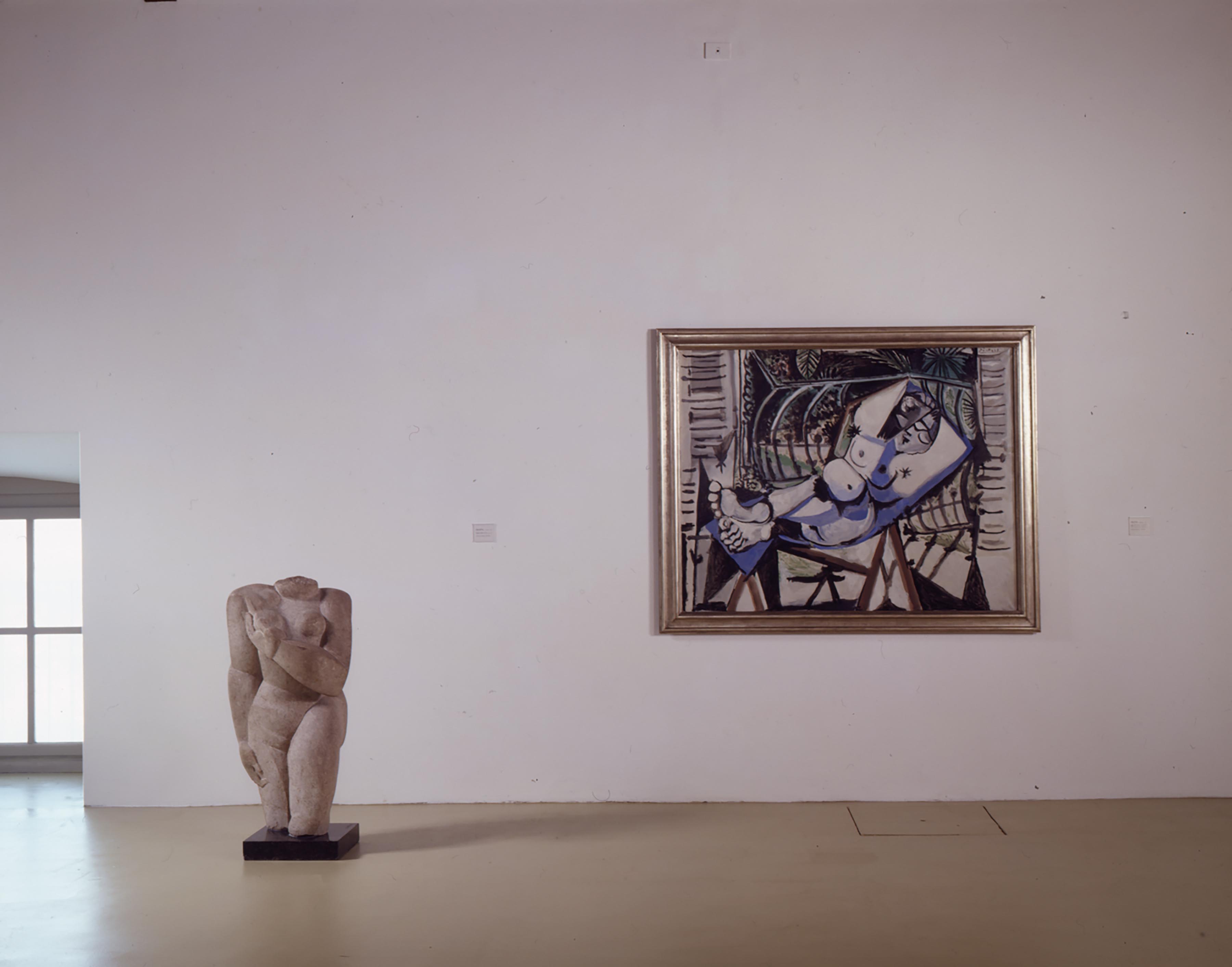  Ossip Zadkine, Torso di donna, 1933 and Pablo Picasso, Donna nuda davanti al giardino, 1956